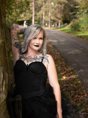 Outfit Ideas for a Witchy Boudoir Session 🦇🕯🖤