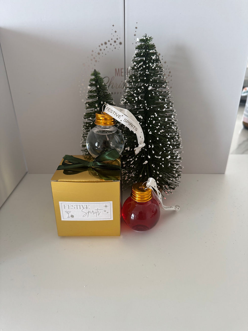 Thumbnail: Gift Box with 2 baubles