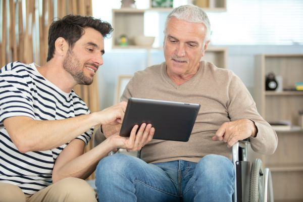 Supporting Seniors with Dementia Using Technology