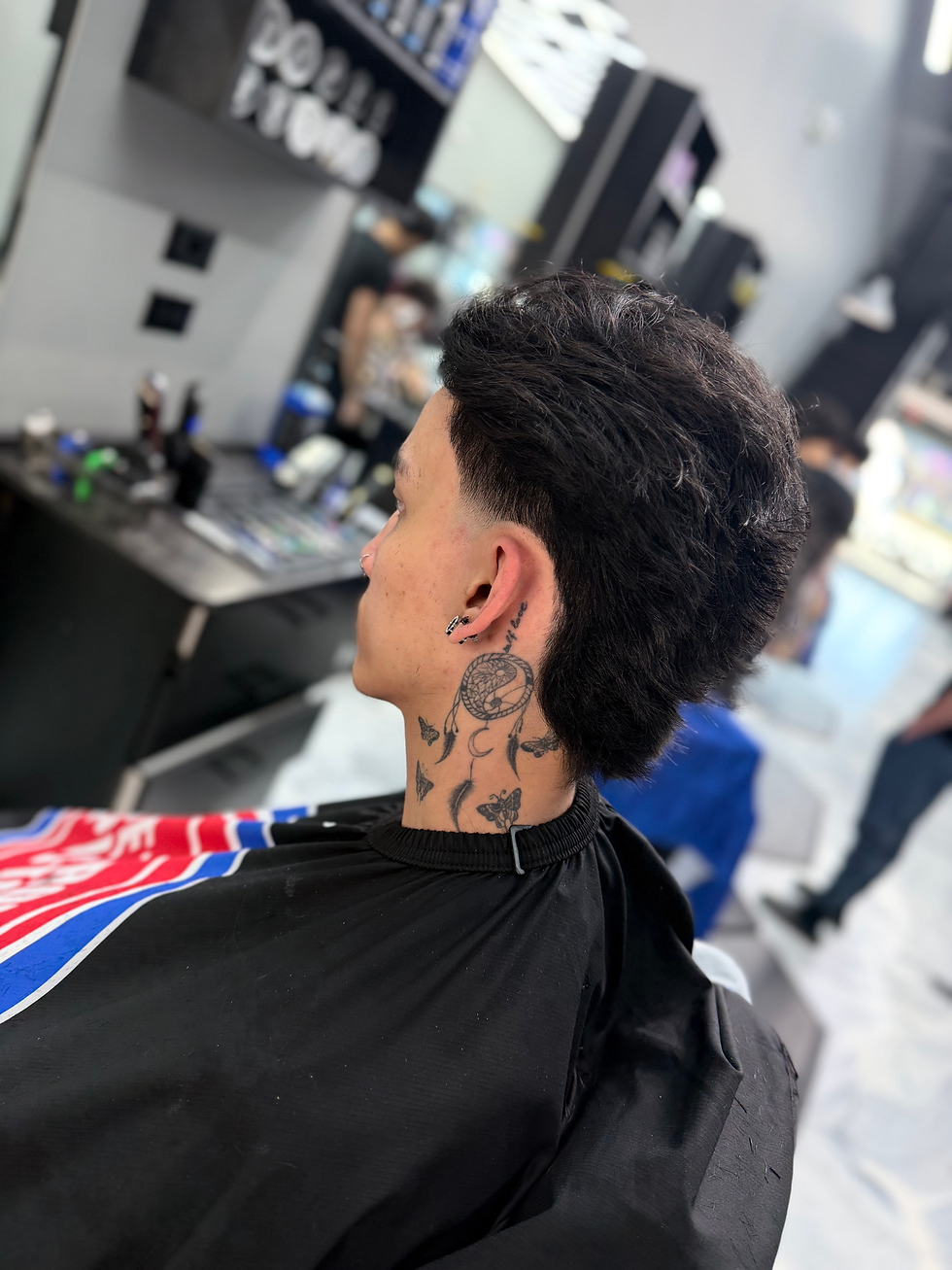 Modern barbershop Levelz Barbershop in Shelby Township