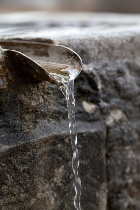 Empty Tomb and Uncapped Wells