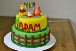 Chocolate-Fondant-Cake-Winnie-theme