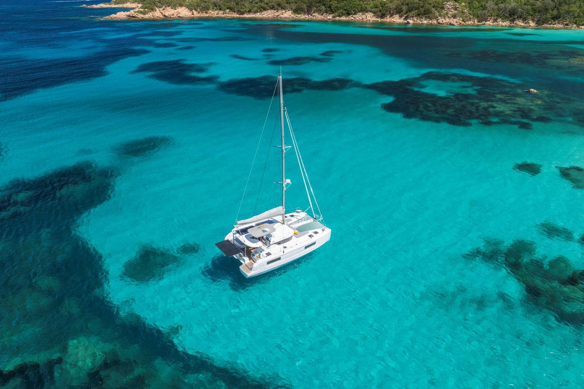 LAGOON 38