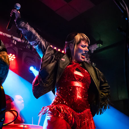 LIVE FROM THE PIT: Split Dogs, Club Brat