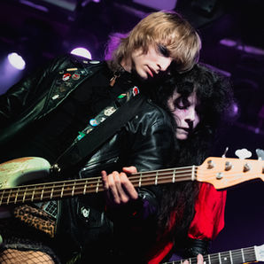 LIVE FROM THE PIT: Starbenders, The Howling and Hell Hotel