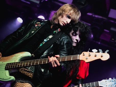 LIVE FROM THE PIT: Starbenders, The Howling and Hell Hotel
