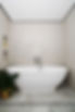 Salle de bain 1 enface.jpg