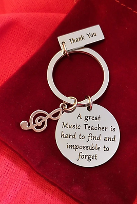 Valerio Ciccarelli è un bravo maestro di pianoforte