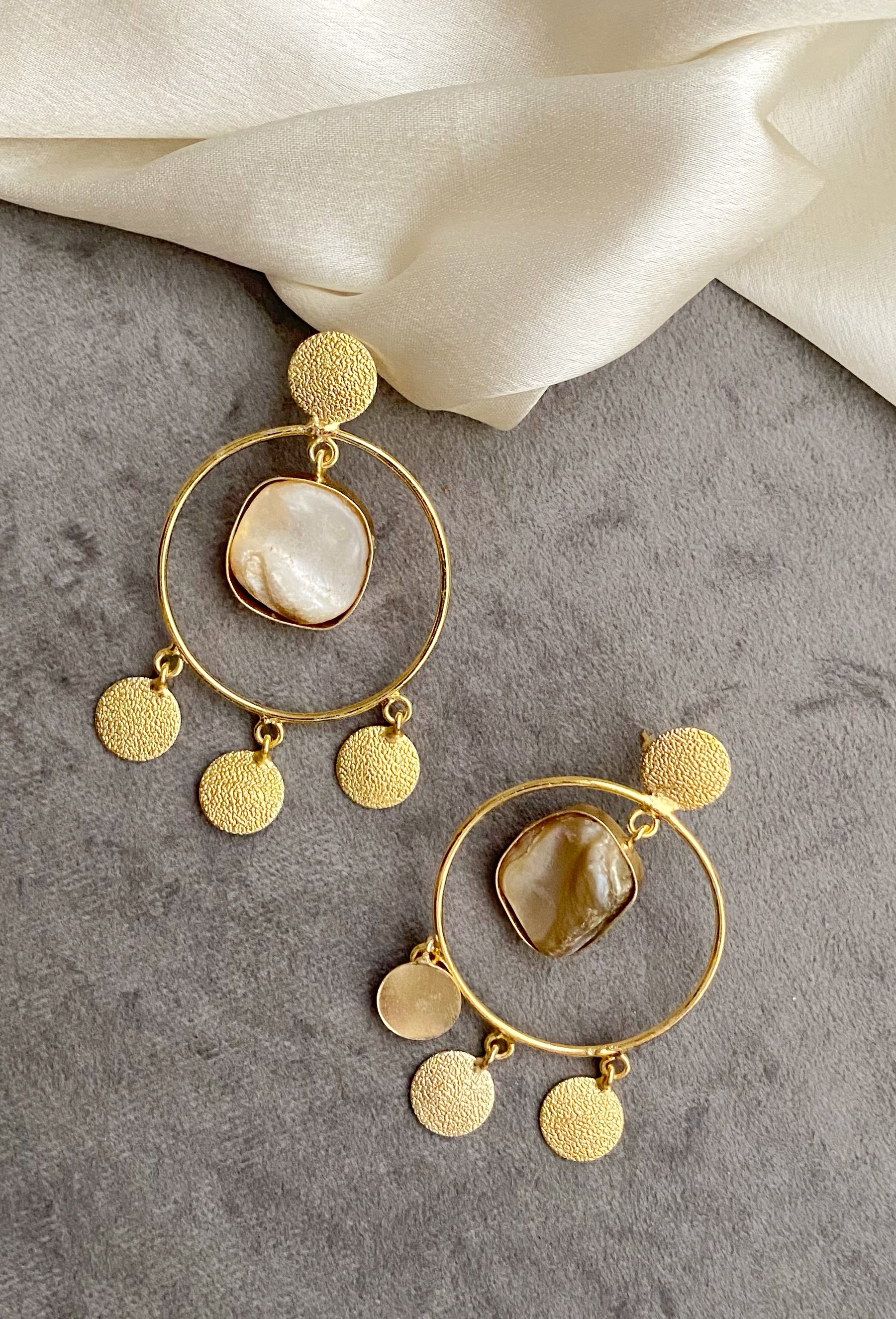 Gloria Pearl Golden Earrings