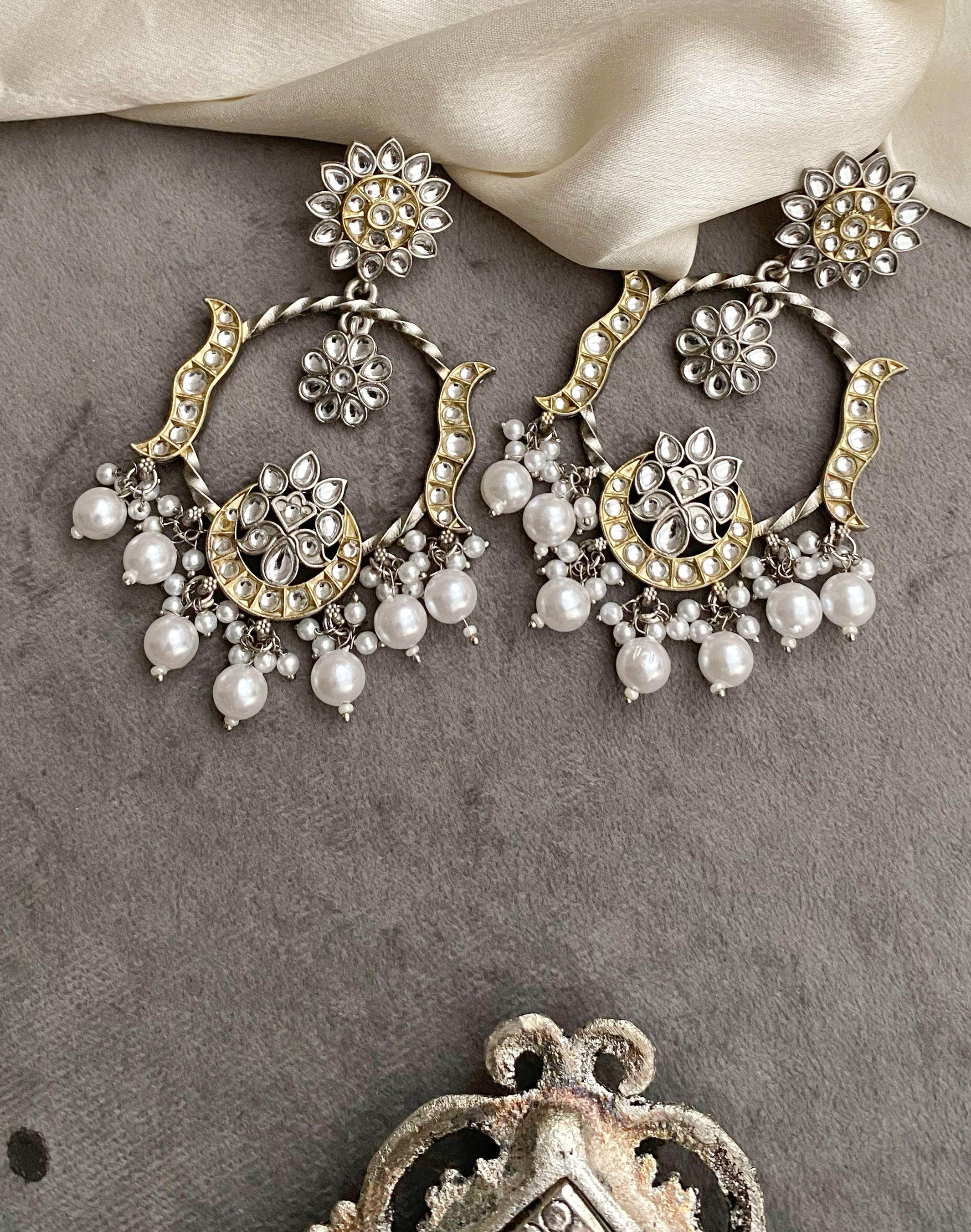 Archana Dual Tone Kundan Earrings