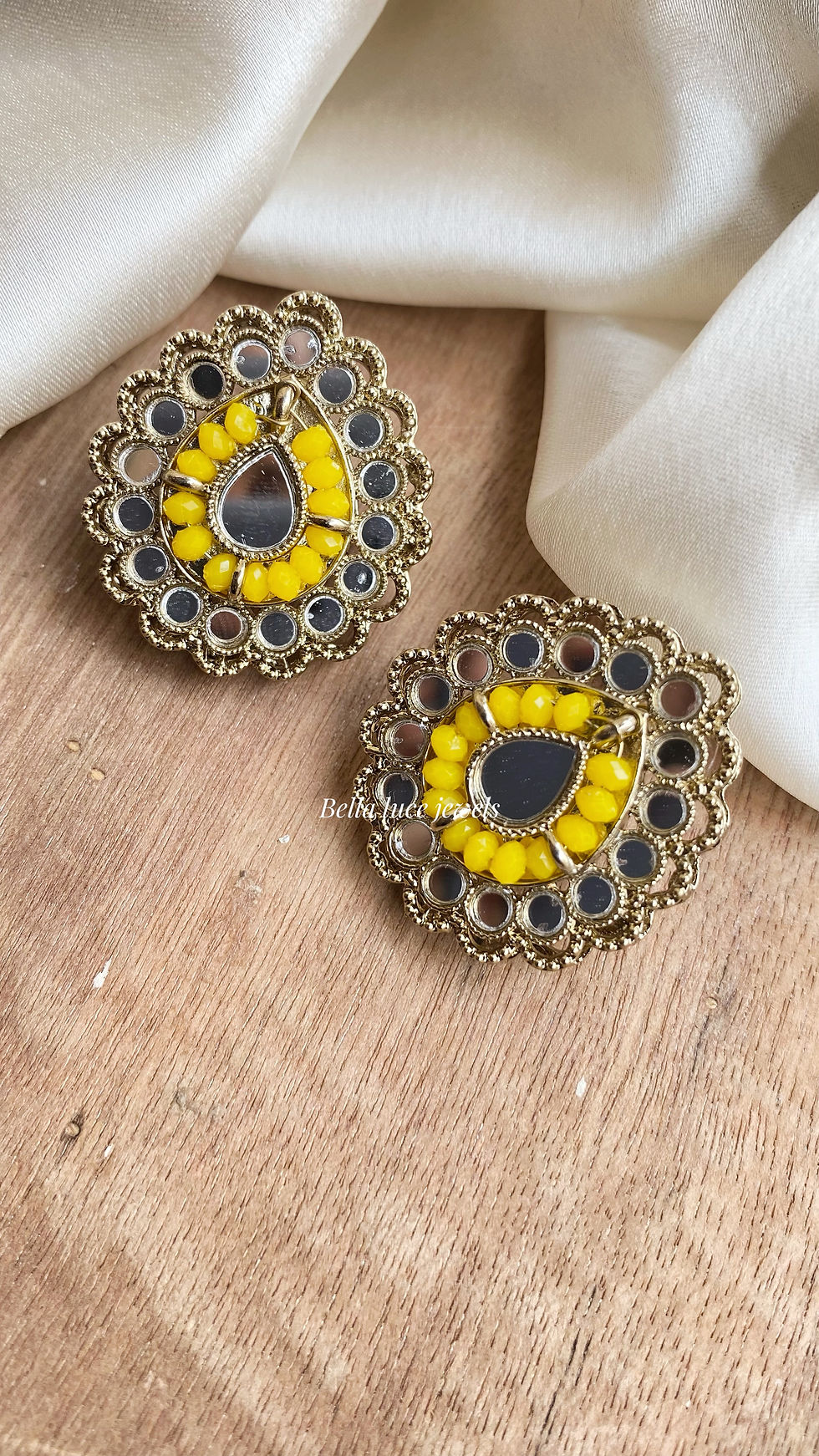 Thumbnail: Juhi Mirror Earstuds