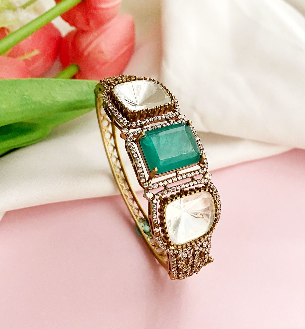 Thumbnail: Piyu Green mossionite kundan bracelet