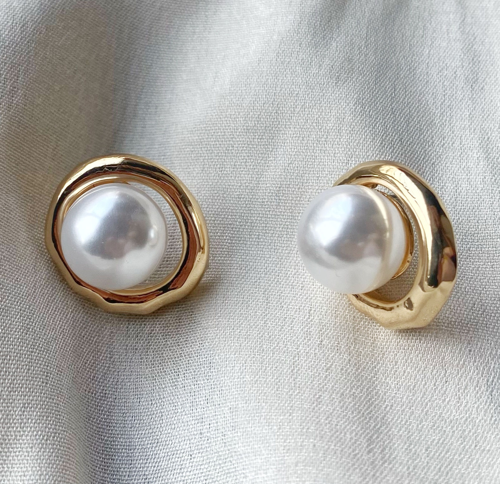 Pearl studs style 1