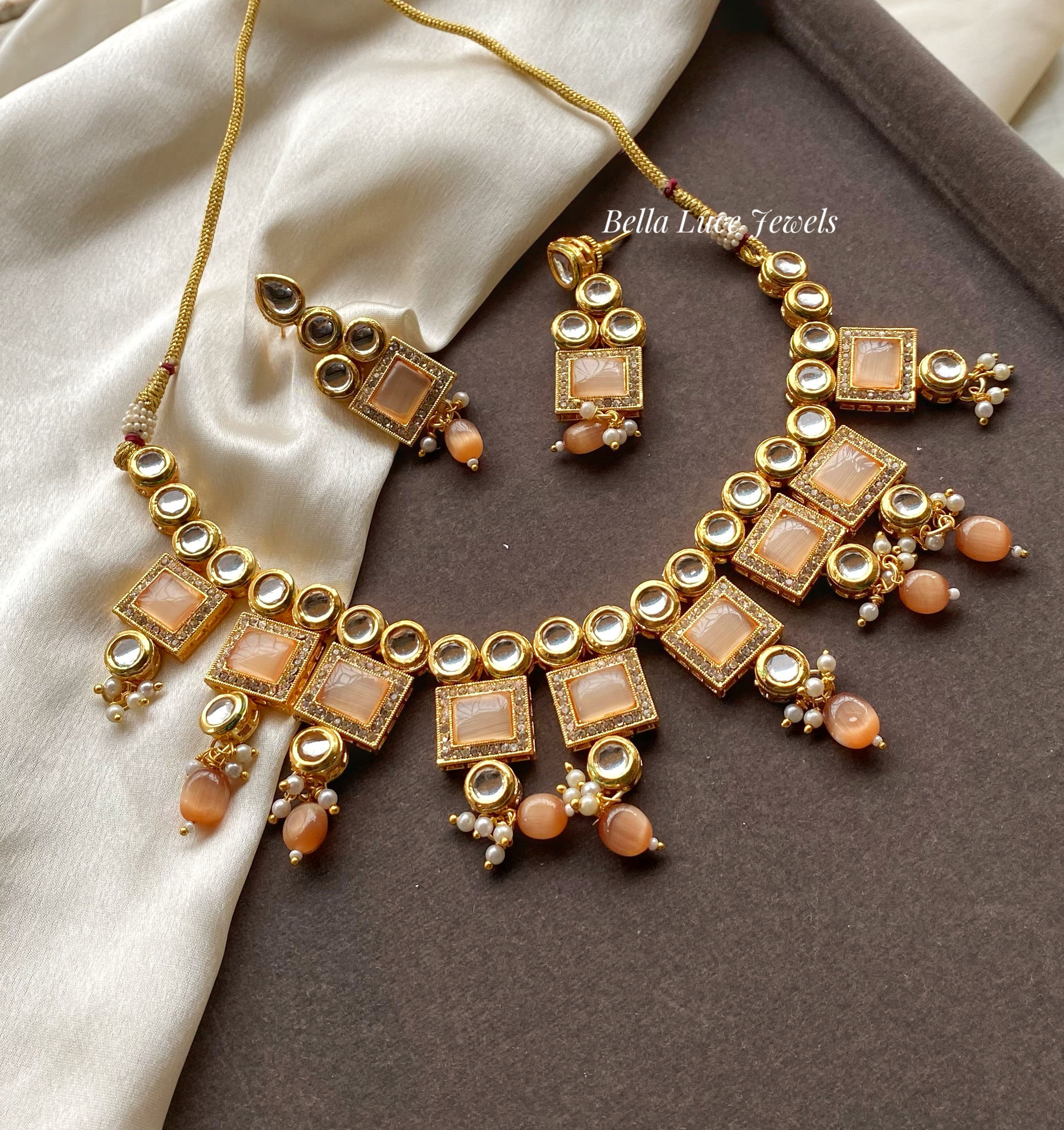 Mahi kundan necklace set