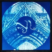 Trinité de Vendôme et pampres, cyano-verre