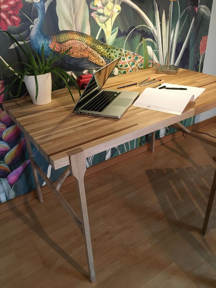 Bureau en lamellé-collé réalisé à partir de chutes de bois_