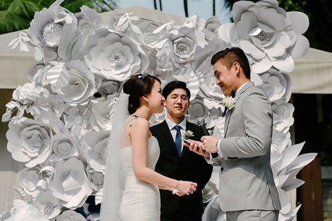 Navy-and-White-Parisien-Garden-Wedding-at-Grand-Hyatt-Singapore-vow-exchange (1).jpg