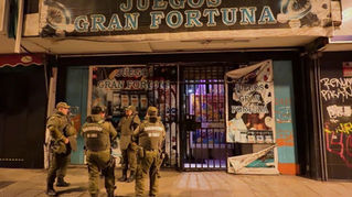 Operativo en el centro de Antofagasta deja tres casinos clausurados y una detenida por contrabando de cigarrillos