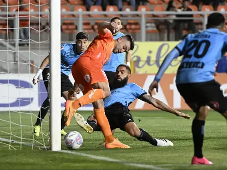 Cobreloa empata con Iquique y se ajusta la lucha en la cima de la Primera B