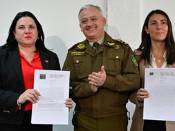 Firman en Calama convenio para reforzar la seguridad en colegios tras un mes de la muerte de inspectora