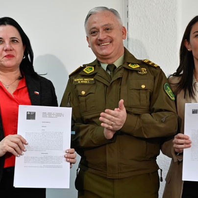 Firman en Calama convenio para reforzar la seguridad en colegios tras un mes de la muerte de inspectora