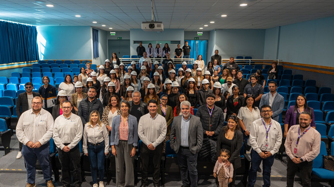 Más de 300 mujeres se preparan para ingresar a la minería