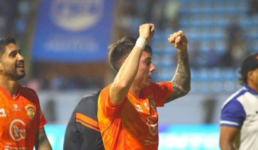 Cobreloa vence 2-1 a Iquique y asume la cima provisoria de la Primera B
