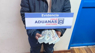 Detectan contrabando de más de 36 mil dólares en efectivo oculto en bus internacional en Ollagüe