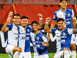 Los Pumas golearon a Unión Española y se aseguran en la parte alta de la tabla.