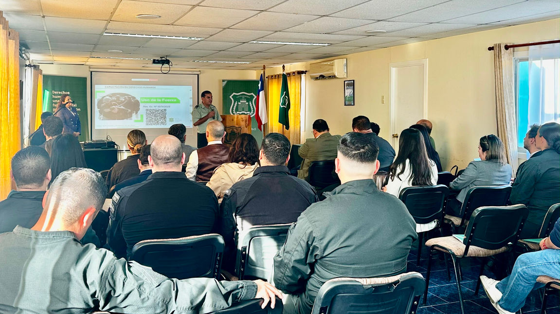 Gendarmería capacita a funcionarios en uso racional de la fuerza en Antofagasta