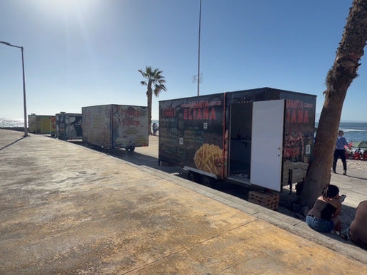 Habilitan en Playa Trocadero de Antofagasta plaza de foodtrucks durante temporada de verano