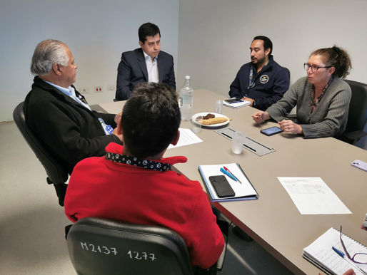 En reunión con gremios y director del HRA:
SENADOR ARAYA INFORMÓ SOBRE LAS GESTIONES PARA CADUCAR O CAMBIAR CONTRATO DE CONCESIONARIA SIGLO 21