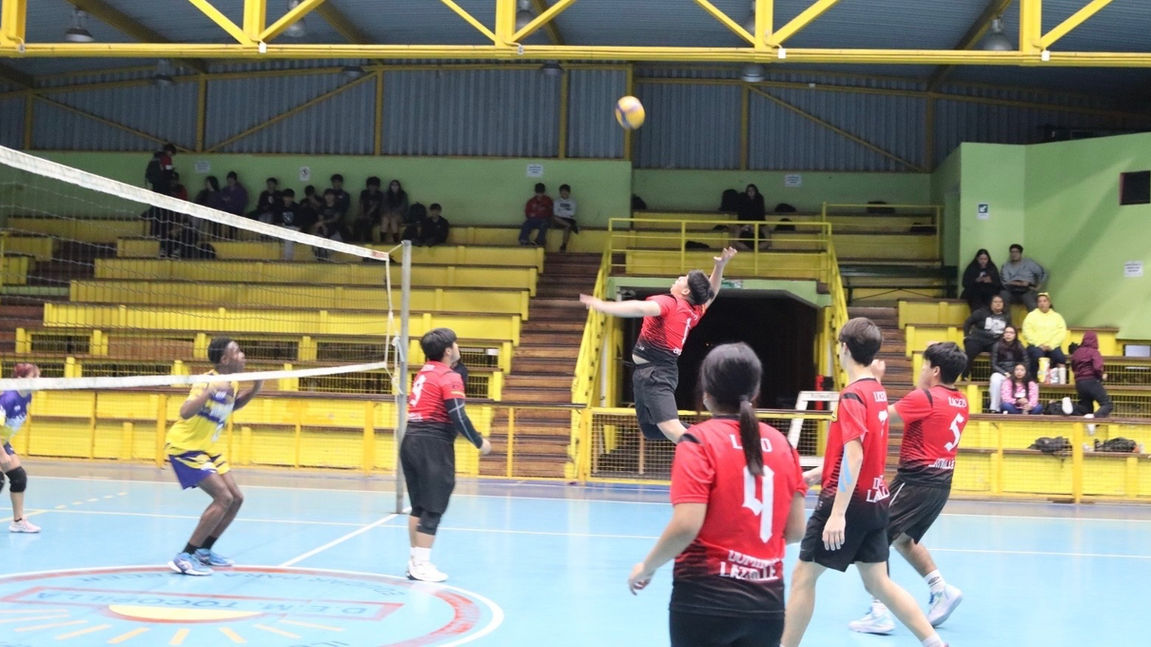 Estudiantes de Tocopilla participan en el campeonato “Vóley Conecta 2.0” del HPV de Junaeb