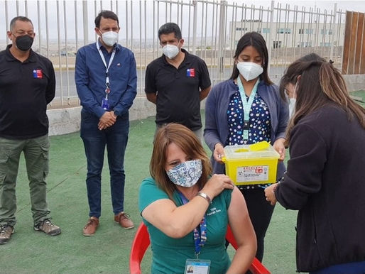 PARTIÓ VACUNACIÓN CON CUARTA DOSIS CONTRA EL COVID. FUNCIONARIOS DE SALUD SON LOS PRIMEROS