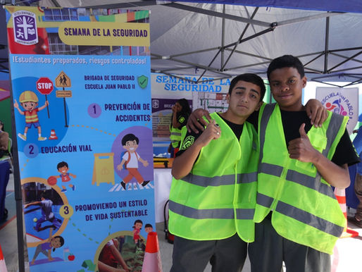 Estudiantes de la escuela Juan Pablo II tuvieron una exitosa feria de seguridad en Antofagasta