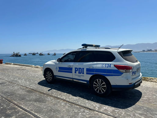 PDI INVESTIGA MUERTE DE TRABAJADOR EN UNA EMBARCACIÓN EN LA BAHÍA DE MEJILLONES.