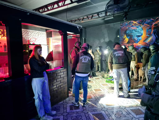 DESBARATAN LOCAL CLANDESTINO EN ANTOFAGASTA: CARABINEROS INCAUTAN DROGAS Y BEBIDAS ALCOHÓLICAS EN OPERATIVO NOCTURNO