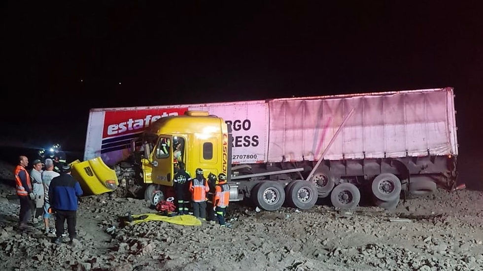 Conductor resultó herido tras volcamiento de camión camino a Michilla