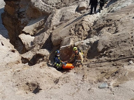 CONTINÚA INVESTIGACIÓN PARA DETERMINAR CIRCUNSTANCIAS DE MUERTE DE MUJER QUE CAYÓ DESDE ACANTILADOS