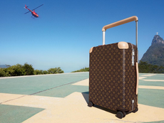 帶上Louis Vuitton Rolling Luggage開展你的奢華旅遊