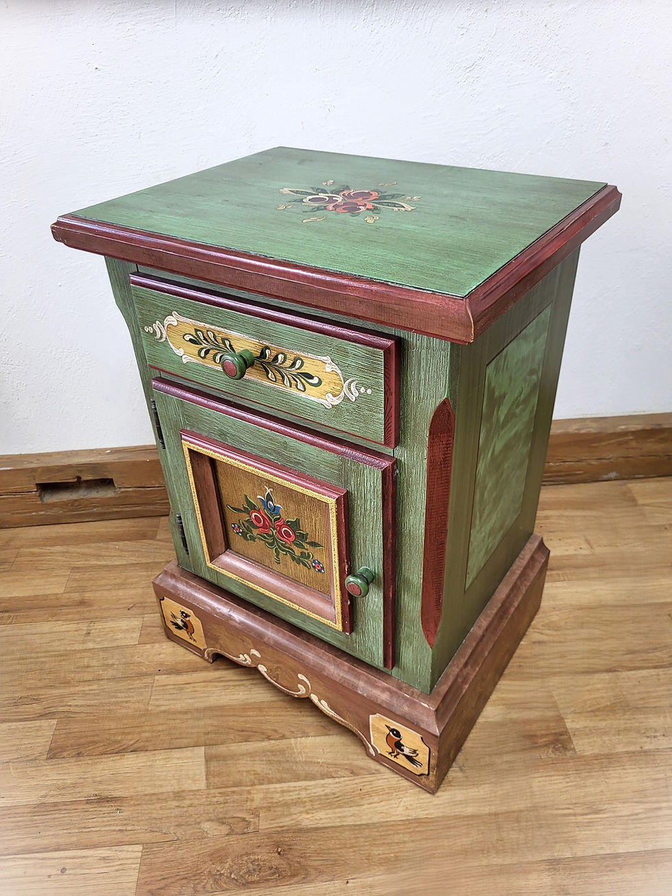Miniaturbild: Nachttisch antik | Voglauer 1800 grün Holzknopf rechts
