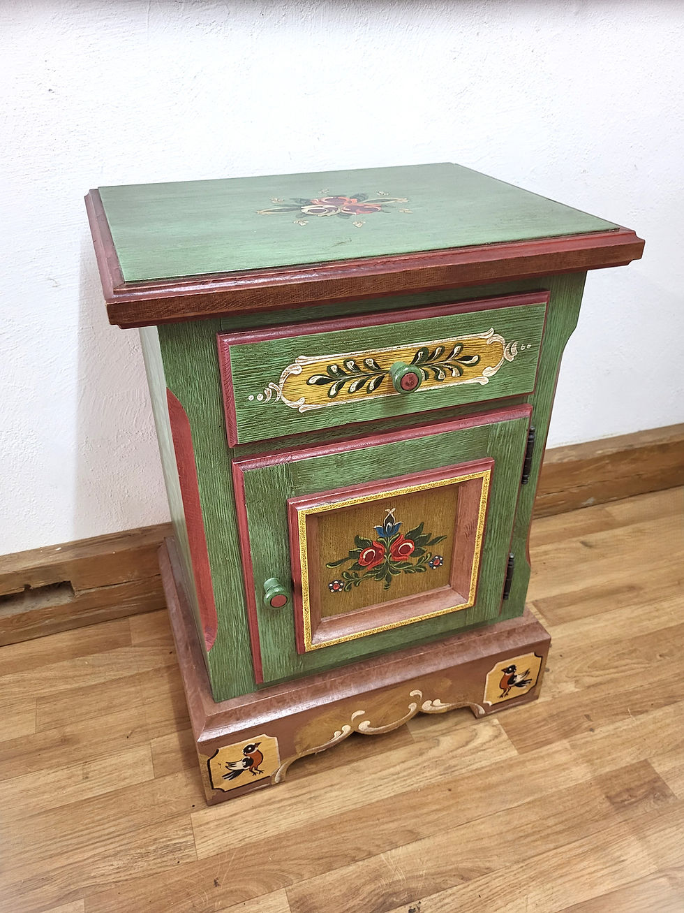 Miniaturbild: Nachttisch antik | Voglauer 1800 grün Holzknopf links