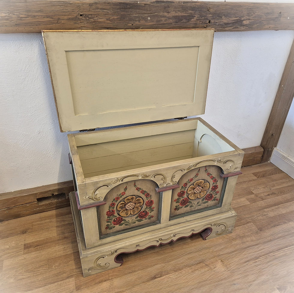Miniaturbild: Bauerntruhe | Landhausstil bemalt antik Gold