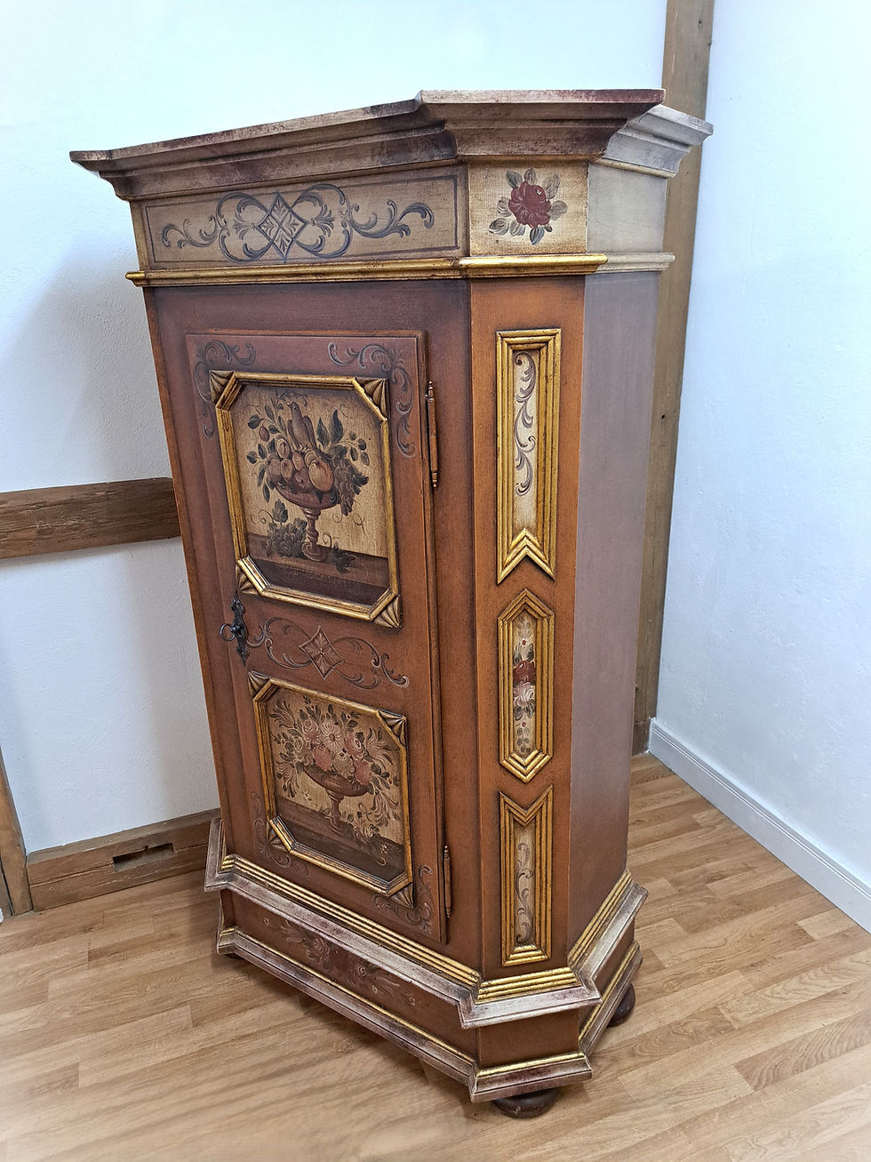 Miniaturbild: Bauernschrank Wäscheschrank Landhausstil bemalt Bauernmöbel Landhaus Rahmer