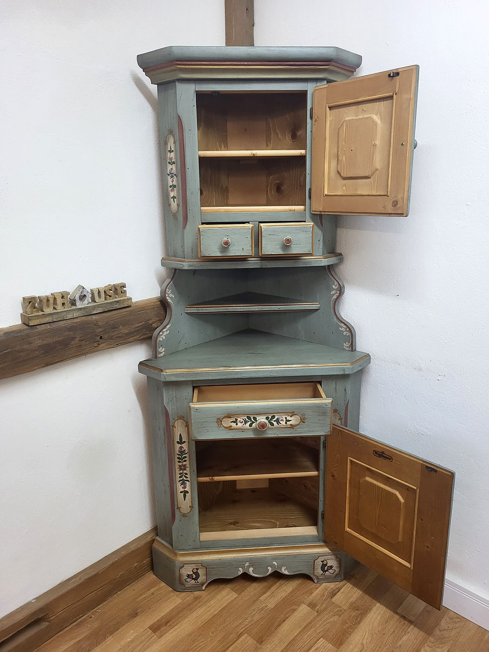 Miniaturbild: Voglauer Anno 1700 altblau blau Eckschrank Ecke Schrank Bauernschrank Eckmöbel Bauerneckschrank Landhausmöbel Bauernmöbel