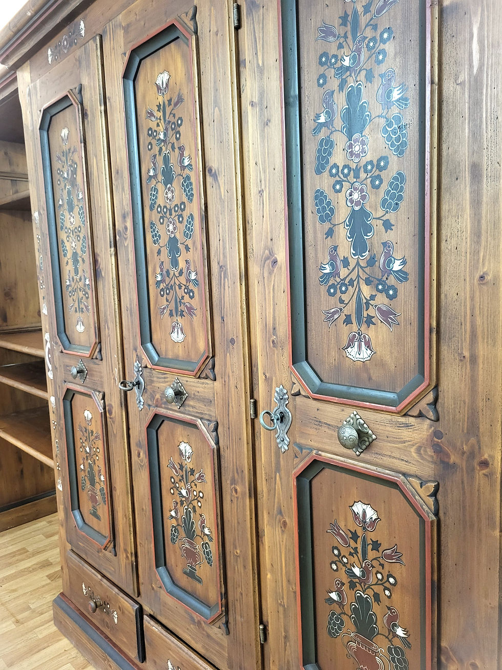 Miniaturbild: Bauernschrank | Voglauer 1700 braun 6 Türen