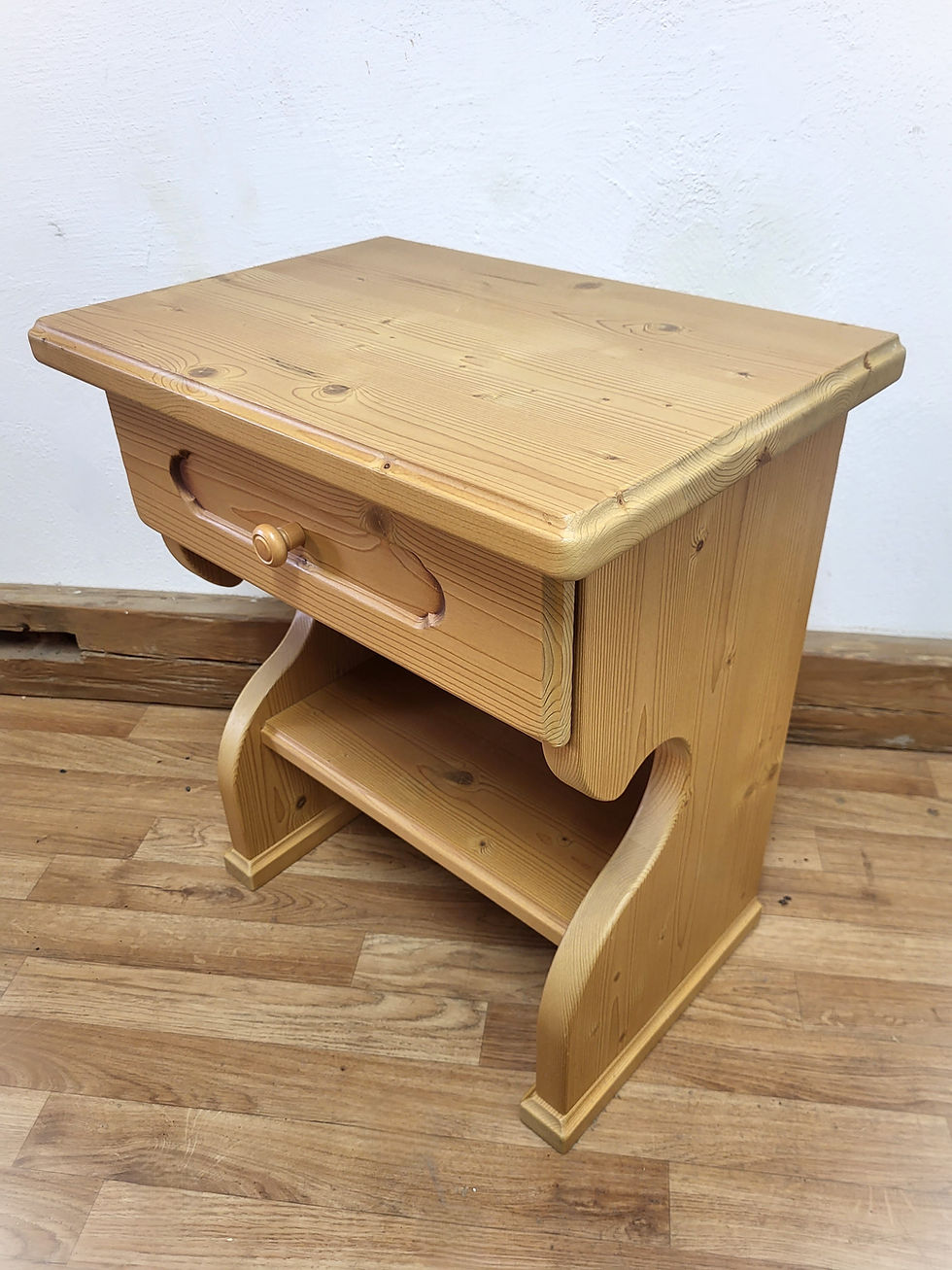 Miniaturbild: Nachttisch antik | Gold offenes Fach