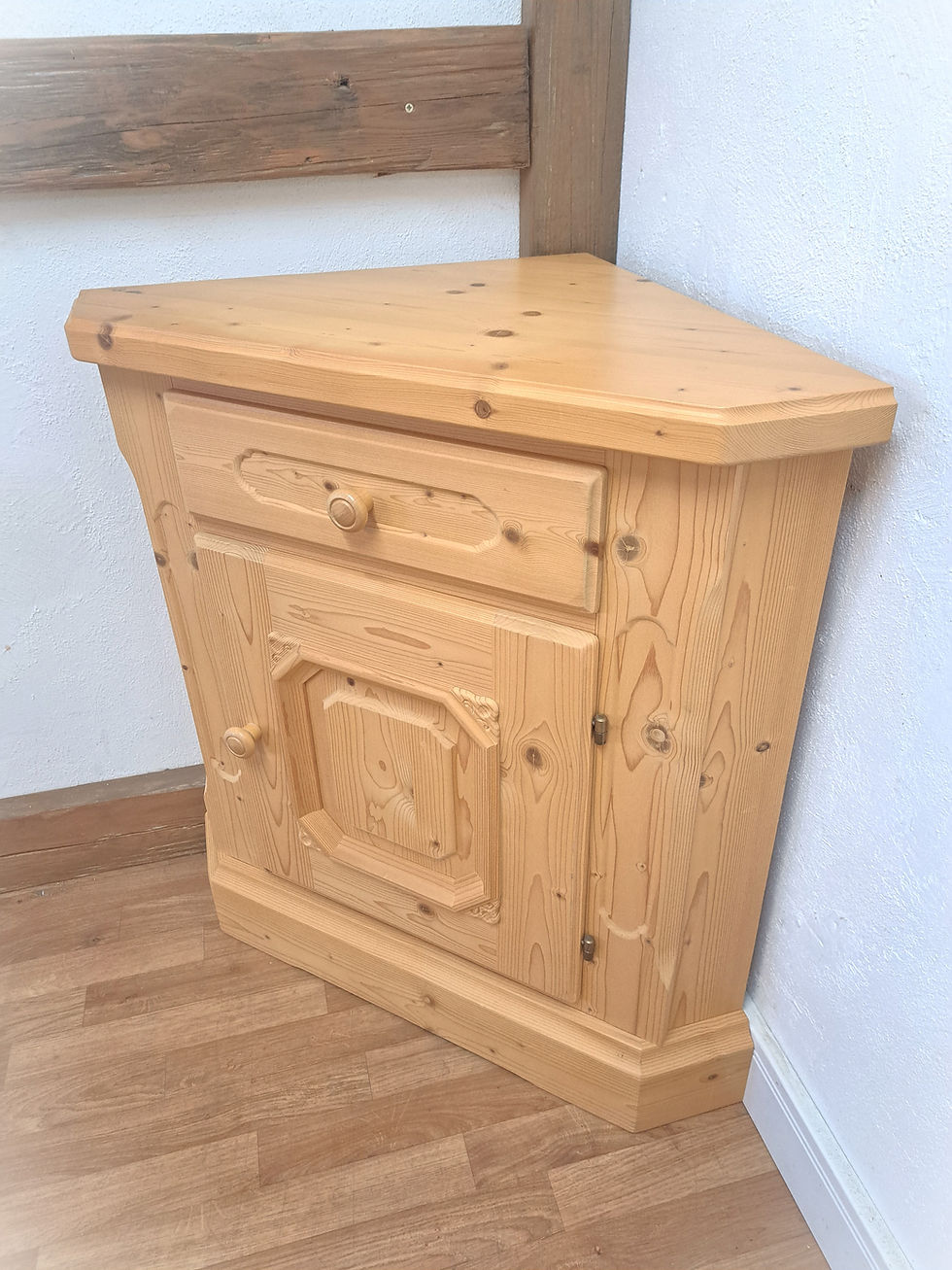 Miniaturbild: Eckschränkchen | Voglauer 1800 Gold Eckkommode