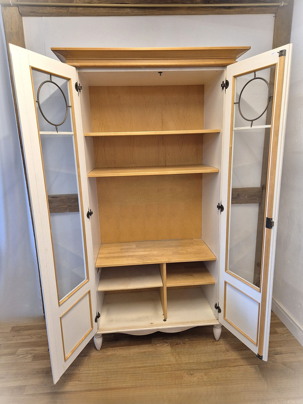 Miniaturbild: Bauernschrank | Vitrine im Landhausstil