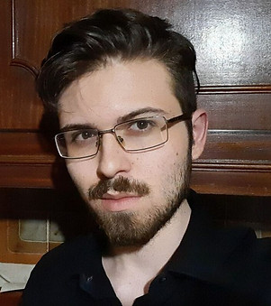b9ff80d963-headshot.jpg